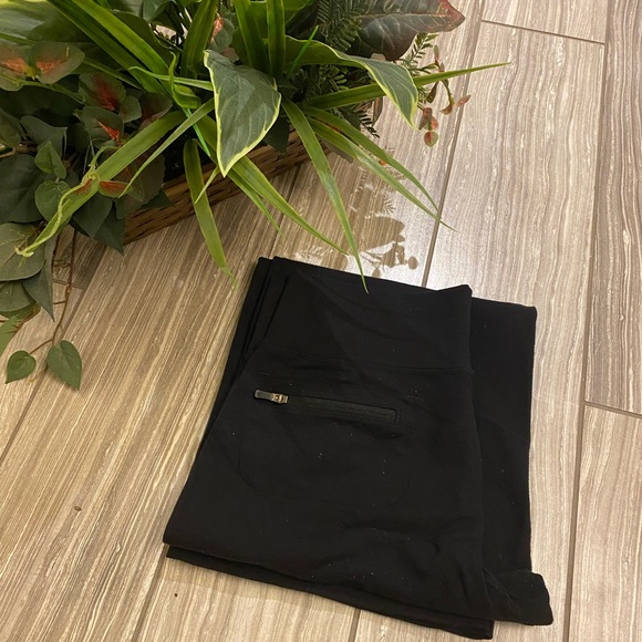 LULULEMON Relaxed Fit Crop - Picture 4 of 15